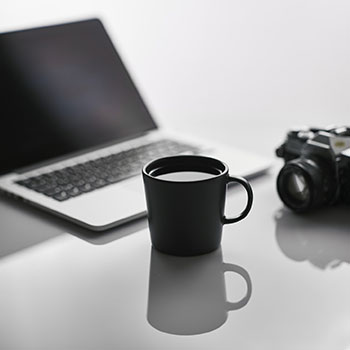 我第一次这么反感所谓“吃瓜”，这条关于黑料不打烊的“爆料”，我越看越像拼接出来的（别被标题骗了）